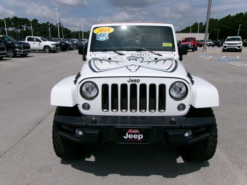 Used 2018 Jeep Wrangler Unlimited Sport AWD/4WD image 6