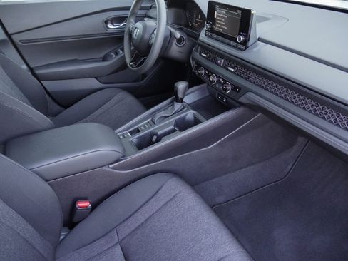 Used 2024 Honda Accord EX image 10