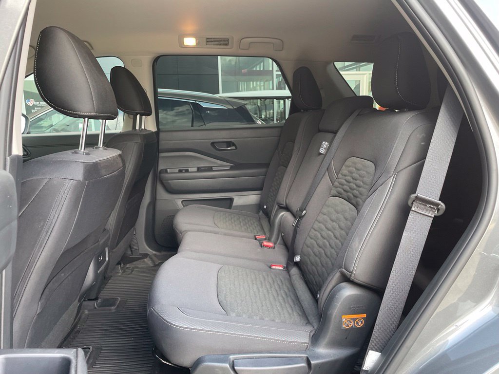 Certified 2025 Nissan Pathfinder SV FWD image 16