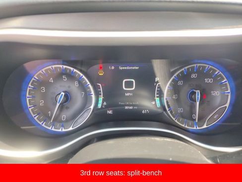 Used 2024 Chrysler Pacifica Touring-L image 17