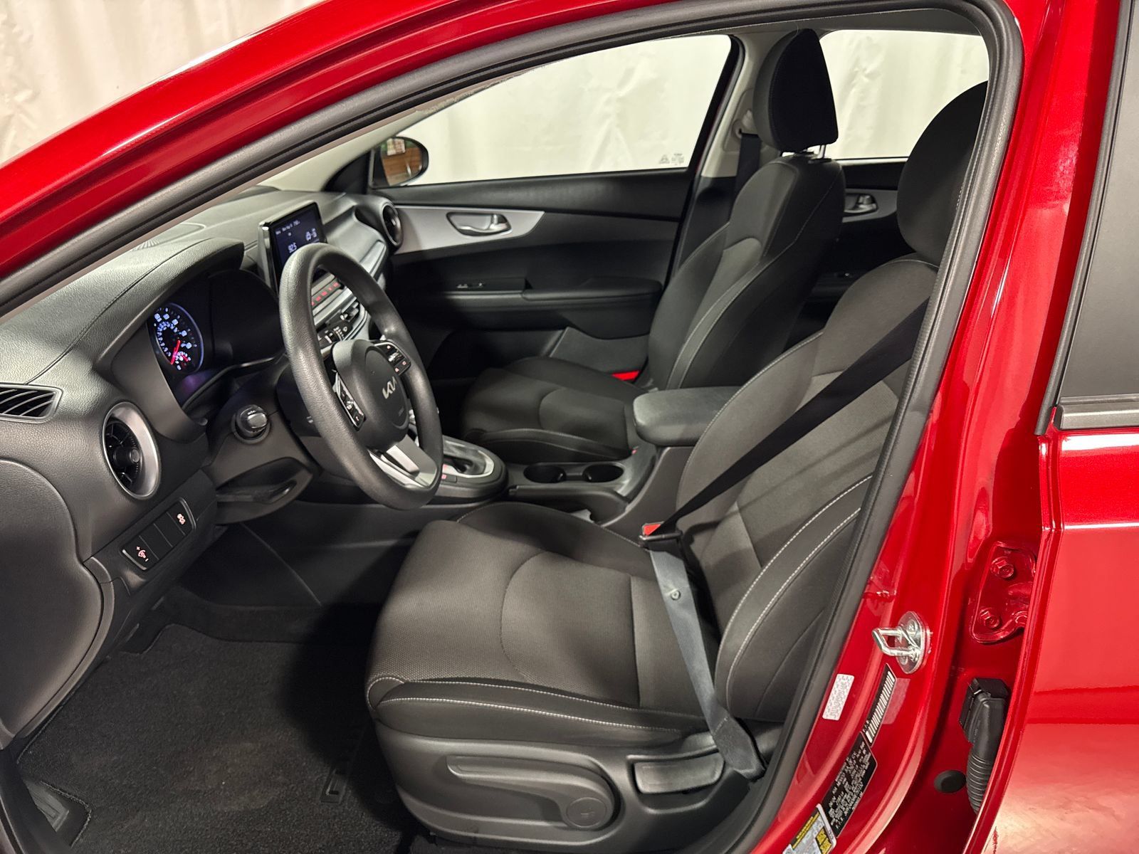 Used 2024 Kia Forte LXS FWD image 3