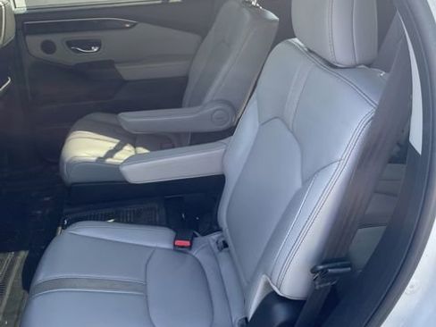 Used 2023 Honda Pilot EX-L image 5