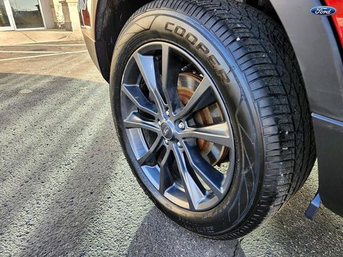 Used 2017 Ford Explorer XLT w/ Equipment Group 202A image 38