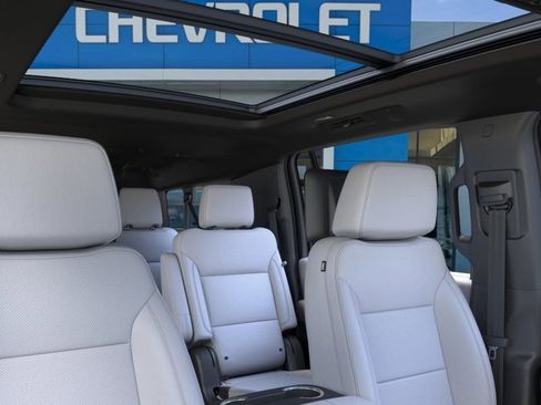 New 2026 Chevrolet Suburban Premier AWD/4WD image 24