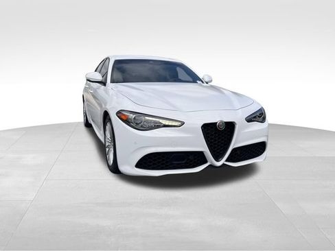 Used 2022 Alfa Romeo Giulia Sprint RWD image 7