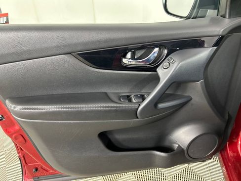 Used 2022 Nissan Rogue Sport SL image 11