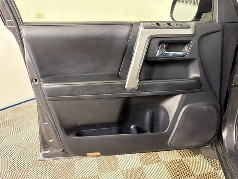 Used 2014 Toyota 4Runner SR5 RWD image 10