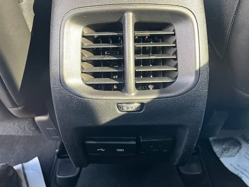 Used 2019 Jeep Cherokee Latitude Plus w/ Comfort/Convenience Group image 41