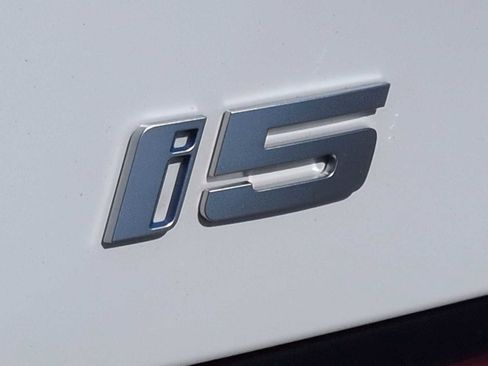 Used 2025 BMW i5 xDrive40 w/ Premium Package AWD/4WD image 13