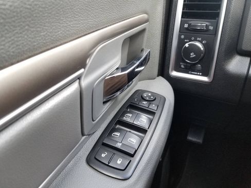 Used 2015 RAM 1500 Big Horn AWD/4WD image 35