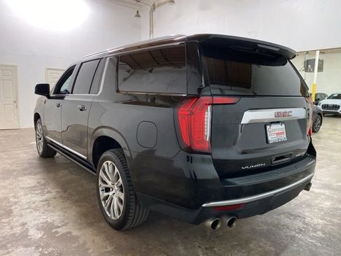 Used 2023 GMC Yukon XL Denali image 4