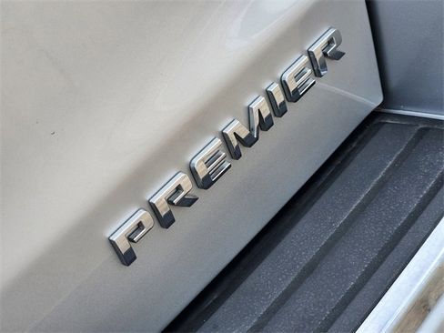 Used 2019 Chevrolet Suburban Premier w/ Premier Plus Edition image 12