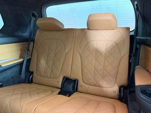 Used 2024 BMW X7 xDrive40i w/ M Sport Package AWD/4WD image 25