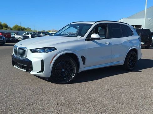 Used 2026 BMW X5 sDrive40i w/ M Sport Package RWD image 2