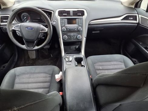 Used 2017 Ford Fusion SE FWD image 12