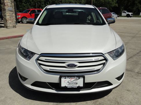 Used 2015 Ford Taurus Limited w/ Equipment Group 301A FWD image 2