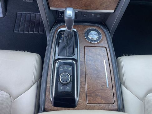 Used 2023 Nissan Armada SL image 22