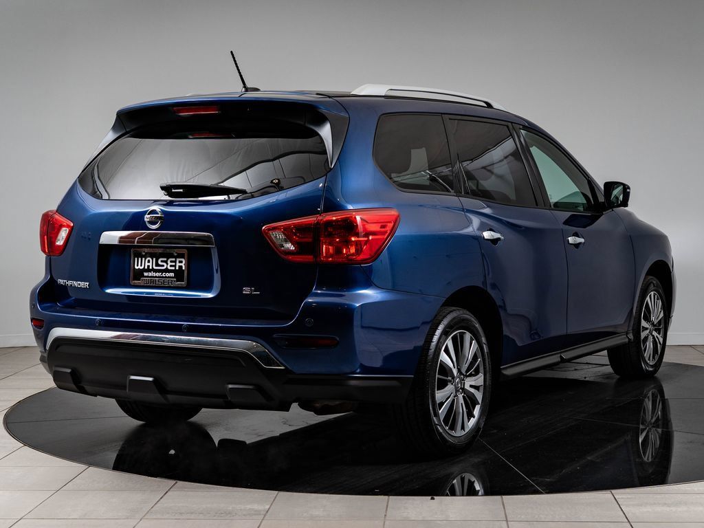 Used 2018 Nissan Pathfinder SL FWD image 10
