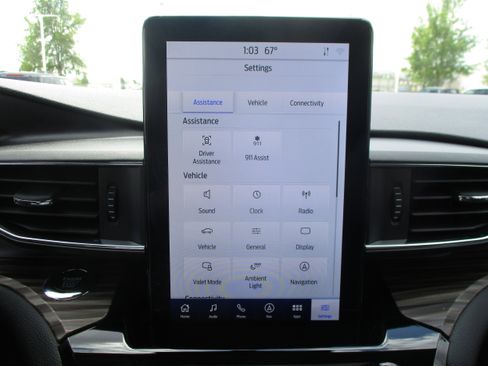 Used 2024 Ford Explorer Limited w/ Limited Technology Package AWD/4WD image 29