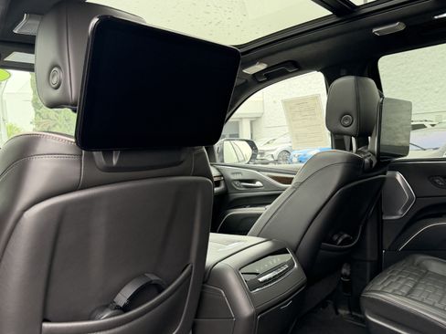 Used 2023 Cadillac Escalade Sport Platinum AWD/4WD image 23