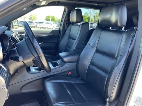 Used 2022 Jeep Grand Cherokee Limited image 25