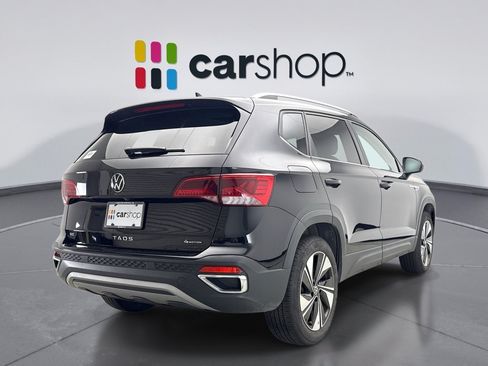 Used 2024 Volkswagen Taos SE w/ Panoramic Sunroof Package AWD/4WD image 5