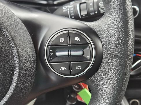Certified 2025 Kia Soul LX w/ LX Technology Package FWD image 28
