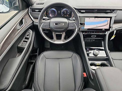 New 2026 Jeep Grand Cherokee Limited image 7