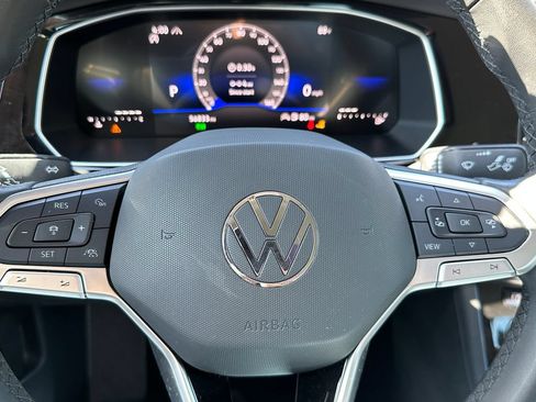 Used 2024 Volkswagen Jetta SE FWD image 21