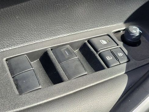 Used 2023 Toyota Corolla SE image 29