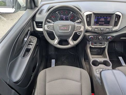 Used 2022 GMC Terrain SLE w/ Driver Convenience Package FWD image 14