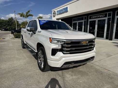 Used 2024 Chevrolet Silverado 1500 High Country w/ Technology Package AWD/4WD image 7