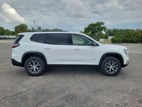 New 2026 GMC Acadia AT4 w/ Luxury Package AWD/4WD image 4