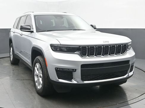 Used 2023 Jeep Grand Cherokee L Limited w/ Trailer Tow Group (B) image 2