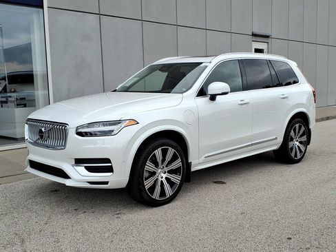 Certified 2025 Volvo XC90 T8 Plus w/ Protection Package AWD/4WD image 1