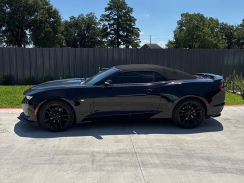 Used 2019 Chevrolet Camaro LT RWD image 4