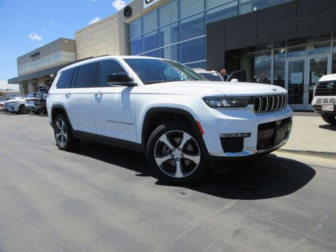 Used 2023 Jeep Grand Cherokee L Limited w/ Luxury Tech Group II AWD/4WD image 13