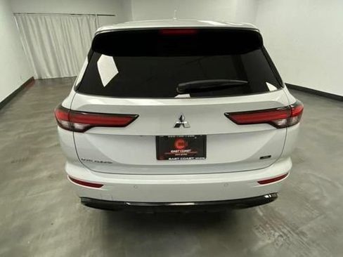 Used 2023 Mitsubishi Outlander SE Black Edition AWD/4WD image 6