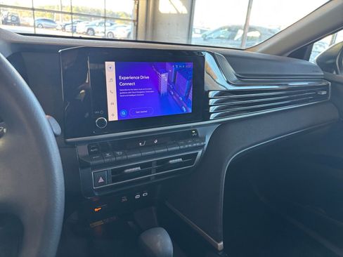 Used 2025 Toyota Camry LE image 21