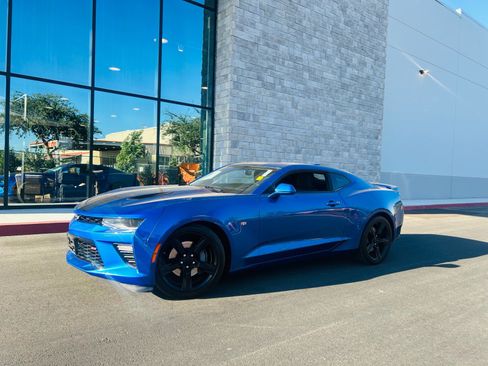 Used 2017 Chevrolet Camaro SS RWD image 1