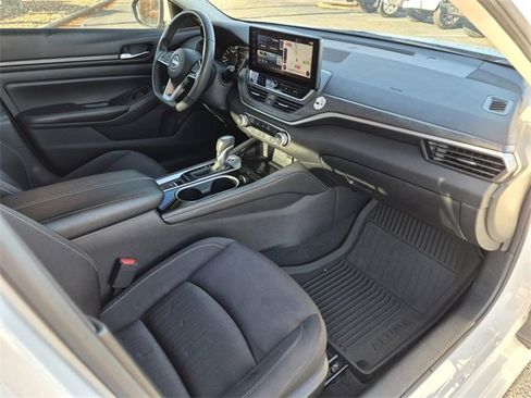 Certified 2024 Nissan Altima 2.5 SV w/ SV Premium Package image 11