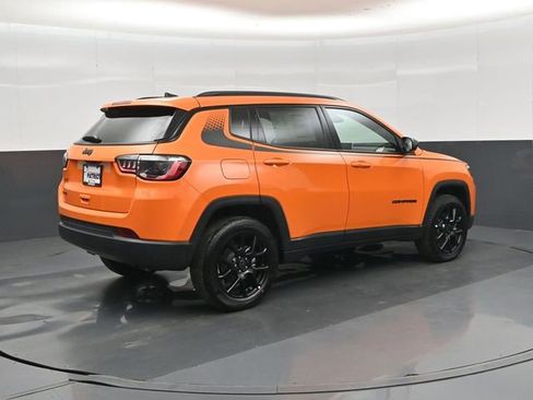New 2026 Jeep Compass Latitude AWD/4WD image 4