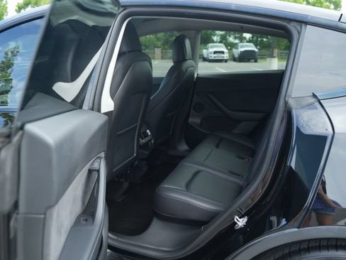 Used 2022 Tesla Model Y Performance AWD/4WD image 16