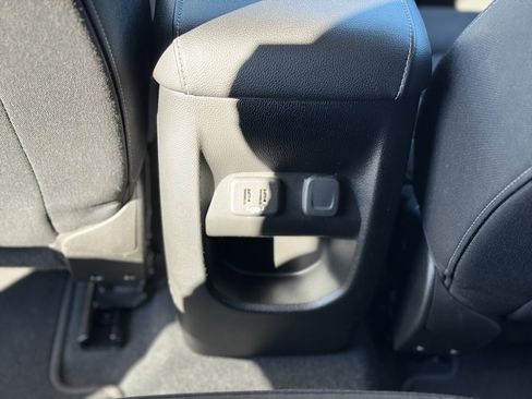 Used 2021 GMC Canyon Elevation image 24