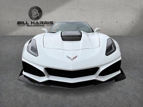 Used 2019 Chevrolet Corvette ZR1 RWD image 2