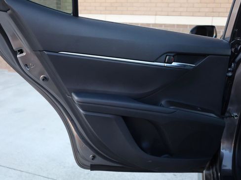 Used 2022 Toyota Camry SE FWD image 17