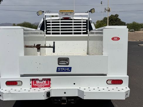 Used 2019 Ford F250 XL RWD image 4