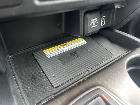 Used 2022 Honda Pilot TrailSport image 13