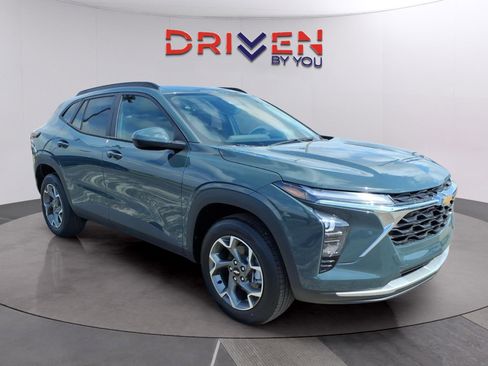 New 2026 Chevrolet Trax LT w/ Driver Confidence Package image 7