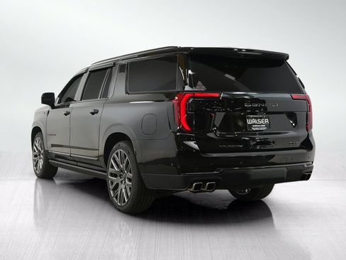 Used 2025 GMC Yukon XL Denali Ultimate AWD/4WD image 4